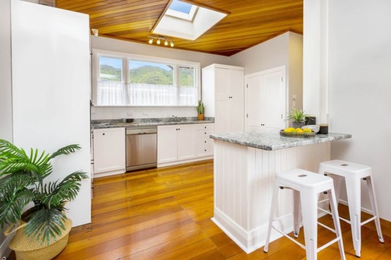 Photo of property in 16 Norton Park Avenue, Fairfield, Lower Hutt, 5011