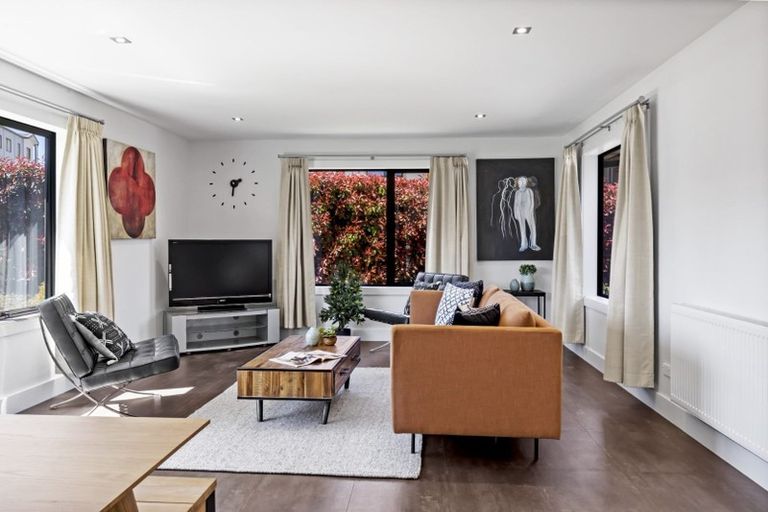 Photo of property in 13 Copper Beech Avenue, Frankton, Queenstown, 9300