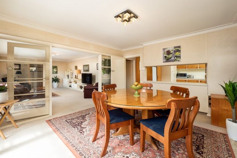 Photo of property in 18 Ilfracombe Place, Burnside, Christchurch, 8053