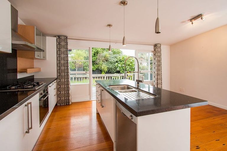 Photo of property in 62 Virginia Avenue West, Eden Terrace, Auckland, 1021