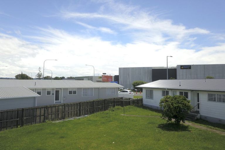 Photo of property in 16 Girven Road, Mount Maunganui, 3116