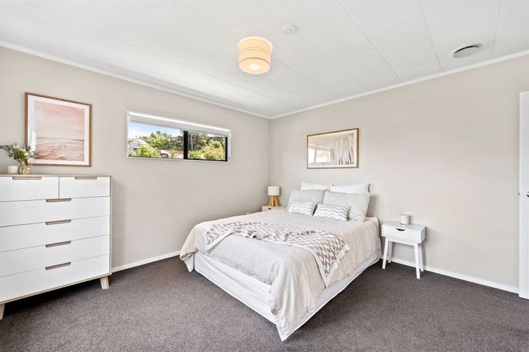 Photo of property in 2/59 Topliss Drive, Northcross, Auckland, 0632