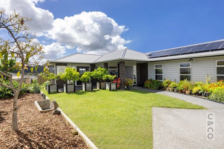 Photo of property in 96 Pohutukawa Parade, Riverhead, 0820