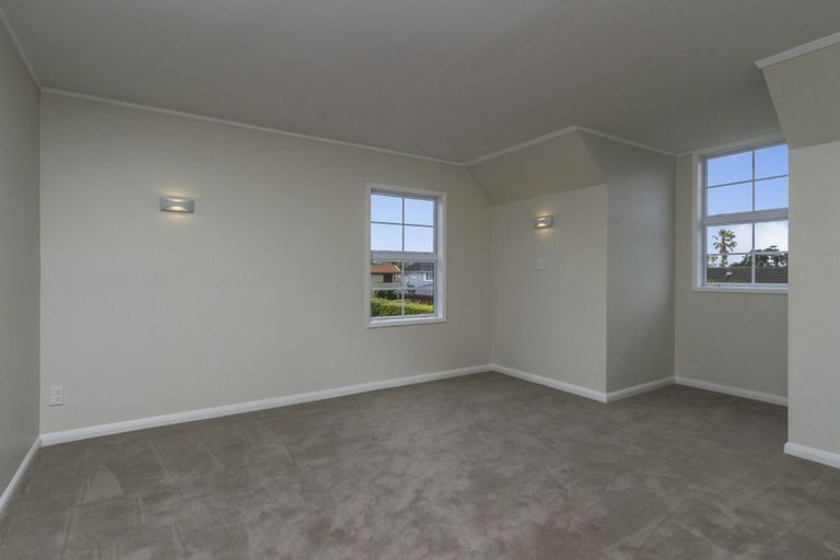 Photo of property in 2/15 Saltburn Road, Milford, Auckland, 0620