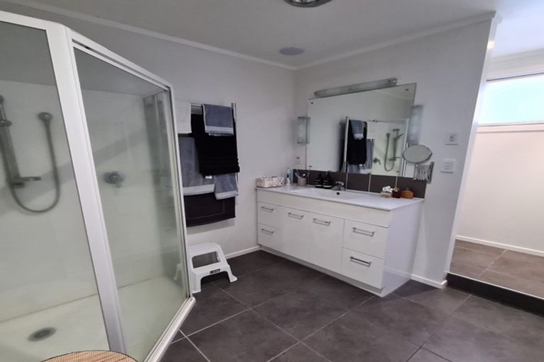 Photo of property in 2/203 Oakland Road, Karaka, Papakura, 2580