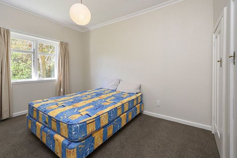 Photo of property in 33 Bentinck Avenue, Strathmore Park, Wellington, 6022