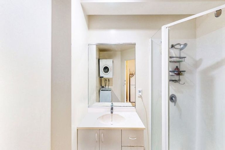 Photo of property in Courtenay Apartments, 509/120 Courtenay Place, Te Aro, Wellington, 6011