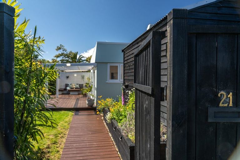 Photo of property in 21 Government Road, Raglan, 3225