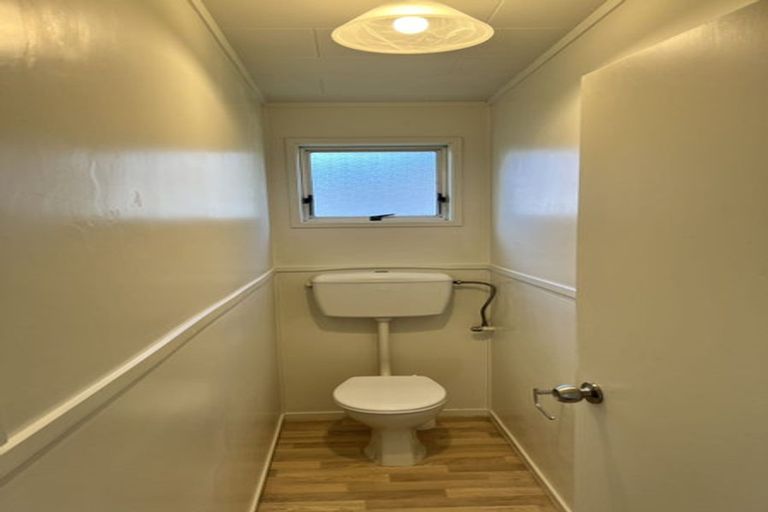 Photo of property in 18 Regency Place, Sunnynook, Auckland, 0632