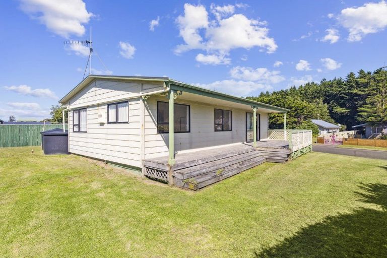 Photo of property in 12 Hydrabad Drive, Waitarere Beach, Levin, 5510