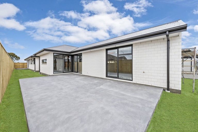 Photo of property in 164 Shillingford Boulevard, Rolleston, 7615