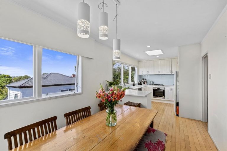 Photo of property in 120 Sunrise Avenue, Mairangi Bay, Auckland, 0630