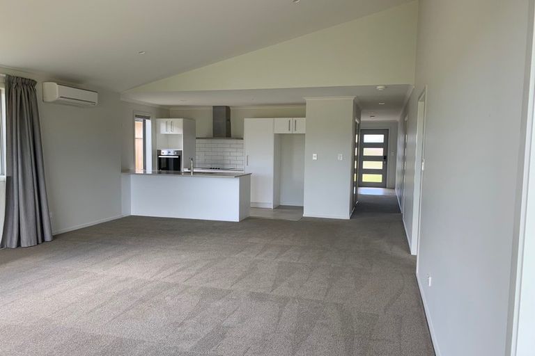 Photo of property in 22 Richardson Road, Omokoroa, 3114