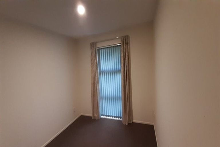 Photo of property in 4 The Oval, Hillmorton, Christchurch, 8024