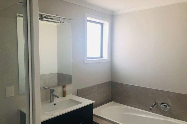 Photo of property in 4c Croydon Road, New Lynn, Auckland, 0600