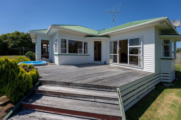 Photo of property in 35 North Manakau Road, Manakau, Levin, 5573