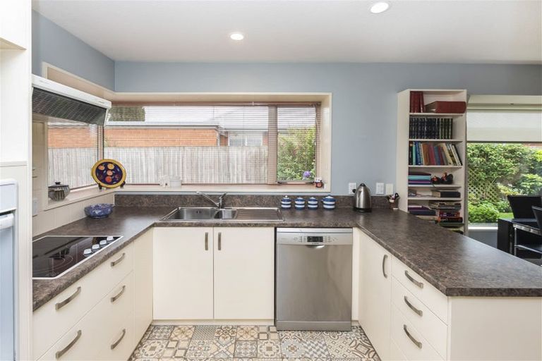 Photo of property in 46 Showgate Avenue, Sockburn, Christchurch, 8042