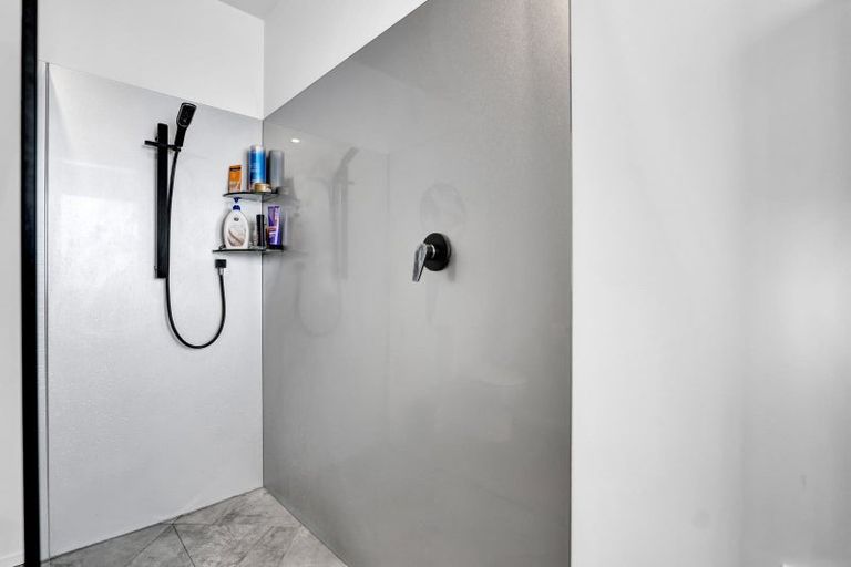 Photo of property in 4 Cessna Lane, Glen Avon, New Plymouth, 4312