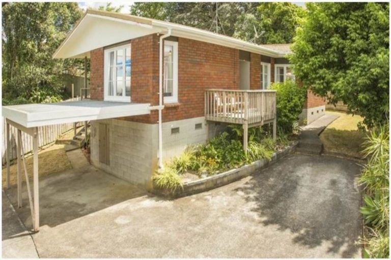 Photo of property in 3/11 Glenfern Road, Mellons Bay, Auckland, 2014