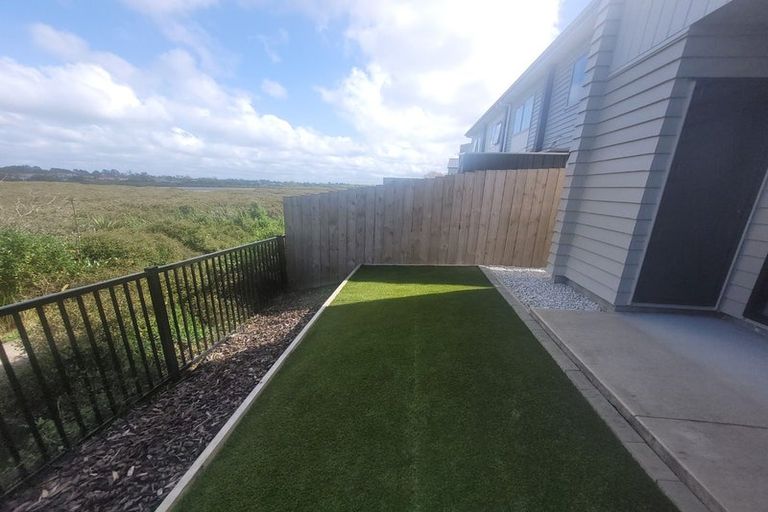 Photo of property in 42 Matawhanga Drive, Wattle Downs, Auckland, 2103