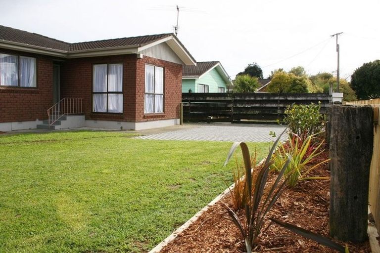 Photo of property in 337 Swanson Road, Ranui, Auckland, 0612