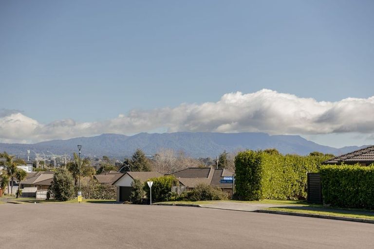 Photo of property in 15 Parkland Rise, Omokoroa, 3114