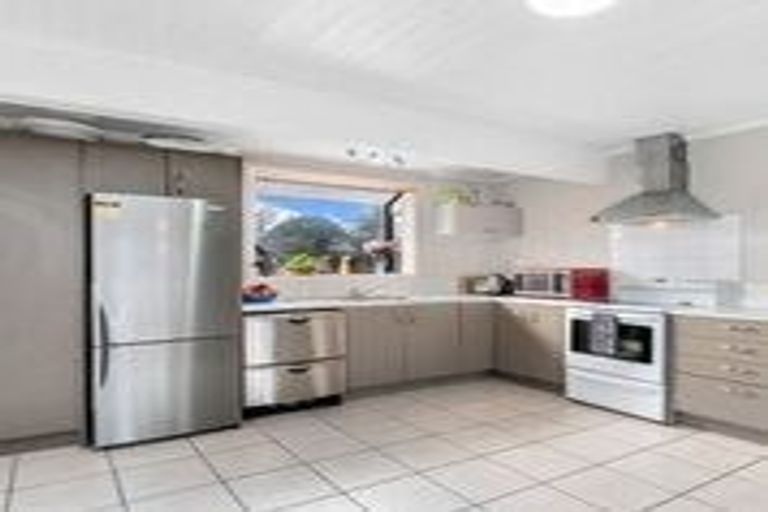 Photo of property in 5 Cooper Place, Papakura, 2110