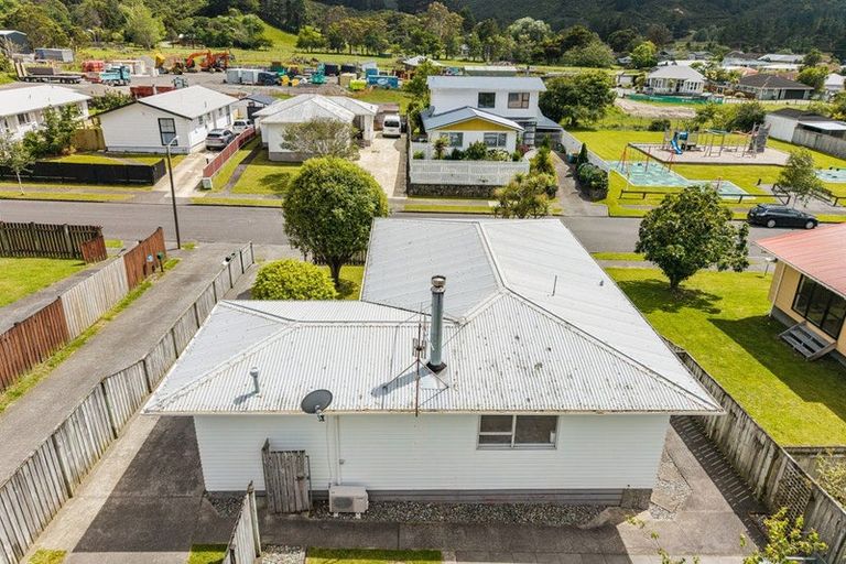 Photo of property in 15 Stockdale Street, Wainuiomata, Lower Hutt, 5014