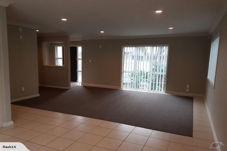 Photo of property in 4 Nirmal Place, Sunnyvale, Auckland, 0612