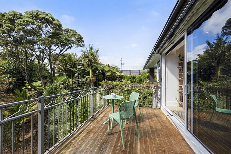 Photo of property in 8 Dorset Avenue, Westown, New Plymouth, 4310