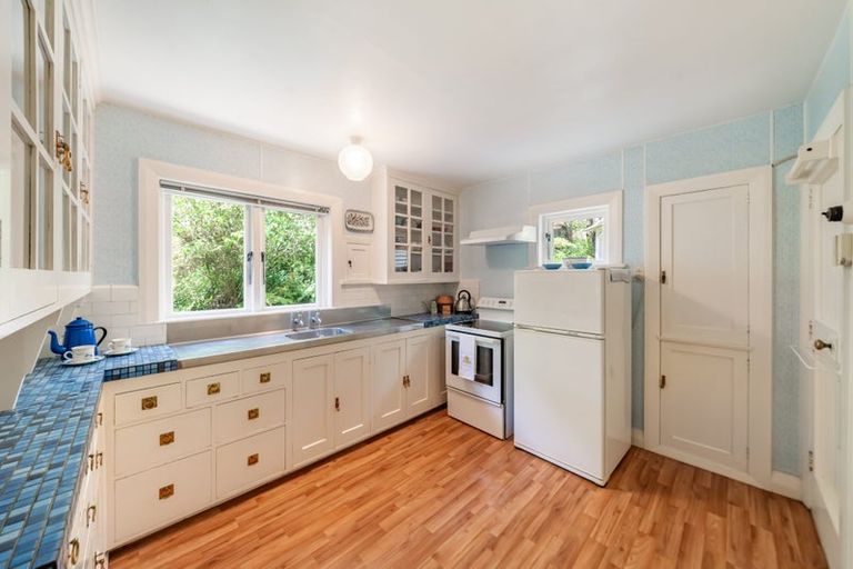 Photo of property in 51 Chatsworth Road, Silverstream, Upper Hutt, 5019