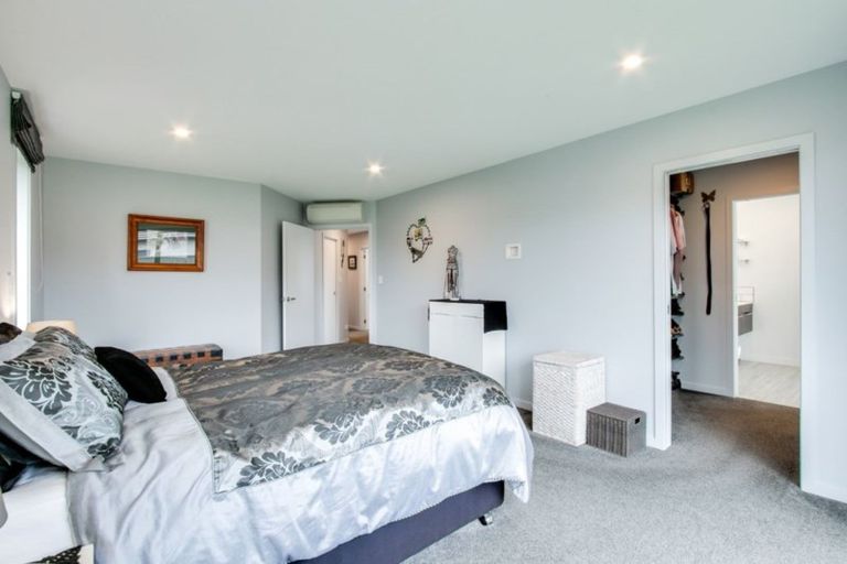 Photo of property in 11 Rakaia Way, Poraiti, Napier, 4112