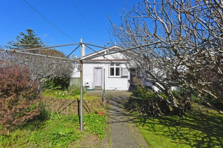 Photo of property in 27 Central Terrace, Alicetown, Lower Hutt, 5010