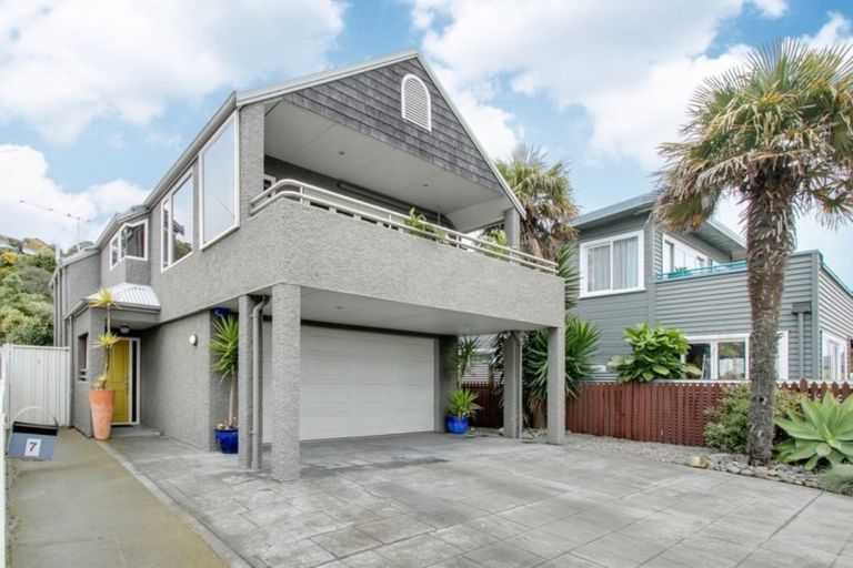 Photo of property in 7 Breakwater Road, Bluff Hill, Napier, 4110