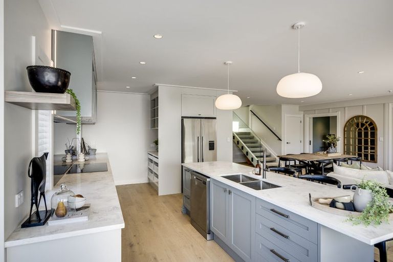 Photo of property in 71 Oak Road, Poraiti, Napier, 4112