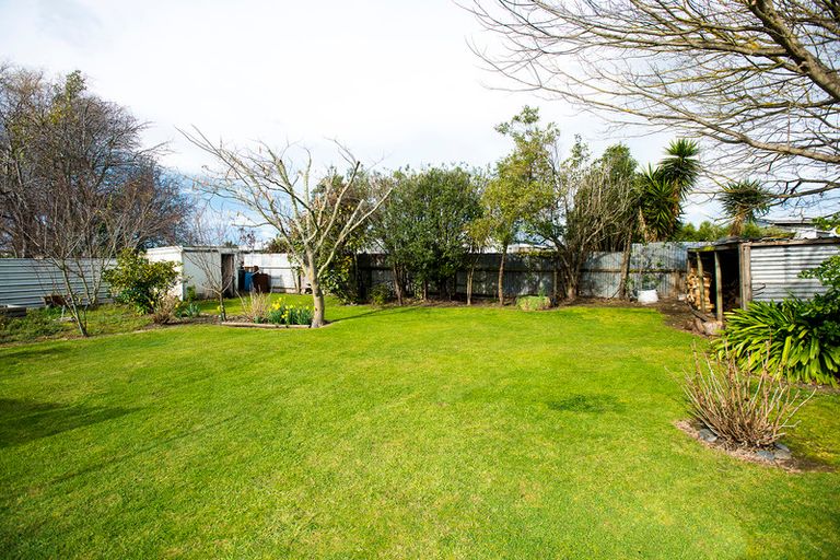 Photo of property in 11 Park Road, Patutahi, Gisborne, 4072