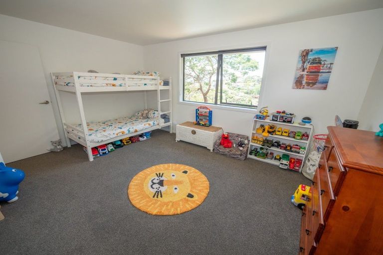 Photo of property in 24 Dudley Crescent, Cable Bay, 0420