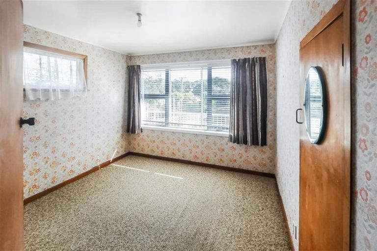 Photo of property in 40 Godley Road, Green Bay, Auckland, 0604