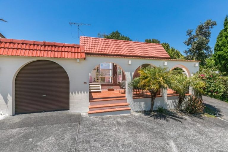 Photo of property in 1/89 Moore Street, Hillcrest, Auckland, 0627