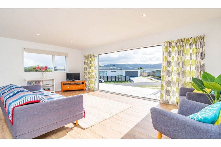 Photo of property in 25 Northcoast Place, Mangawhai Heads, Mangawhai, 0505