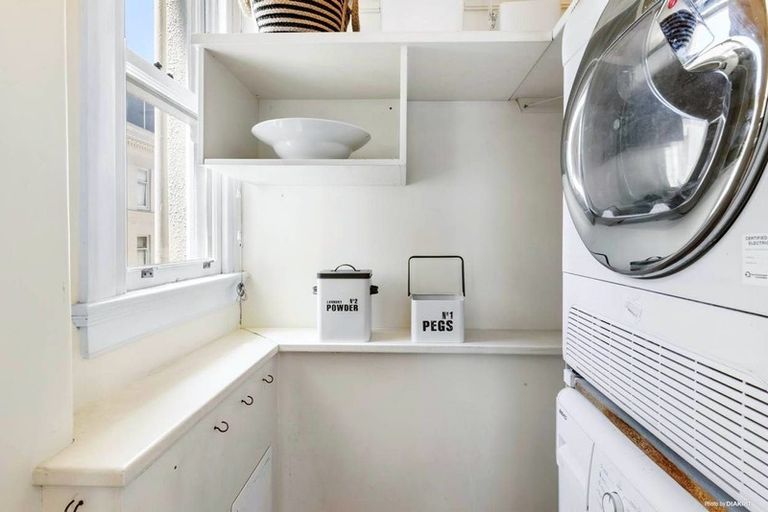 Photo of property in Westminster Court, 4h/5 Parliament Street, Auckland Central, Auckland, 1010