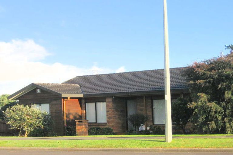 Photo of property in 2/195 Burswood Drive, Burswood, Auckland, 2013