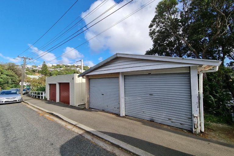 Photo of property in 62 Fairview Crescent, Kelburn, Wellington, 6012