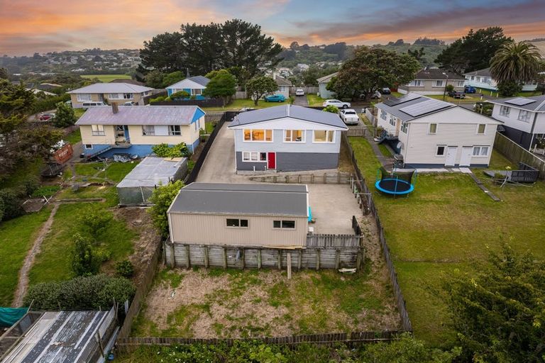 Photo of property in 16 Sasanof View, Ascot Park, Porirua, 5024