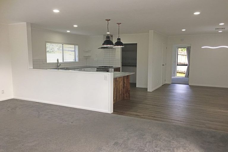 Photo of property in 62 Golfland Drive, Golflands, Auckland, 2013