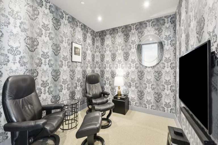 Photo of property in 902/1 Market Lane, Wellington Central, Wellington, 6011