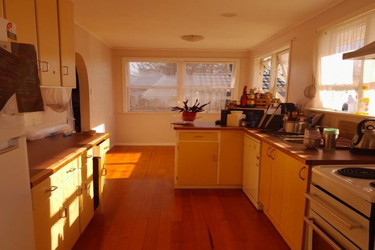Photo of property in 60 Kingdale Road, Henderson, Auckland, 0610