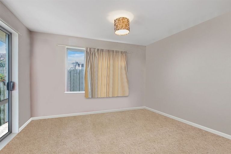 Photo of property in 74h Olliviers Road, Phillipstown, Christchurch, 8011