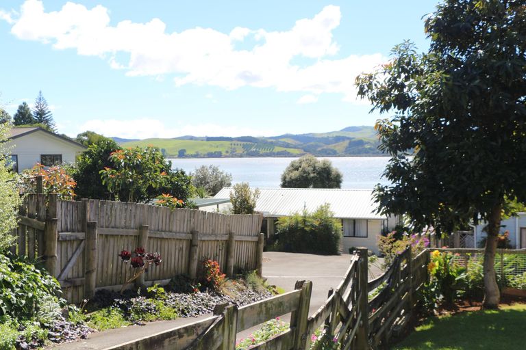 Photo of property in 11 Grey Street East, Mangonui, 0420