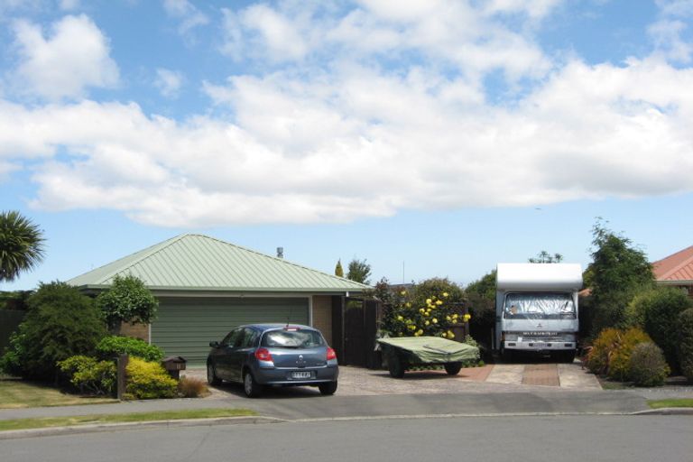 Photo of property in 11 Parkwood Place, Parklands, Christchurch, 8083